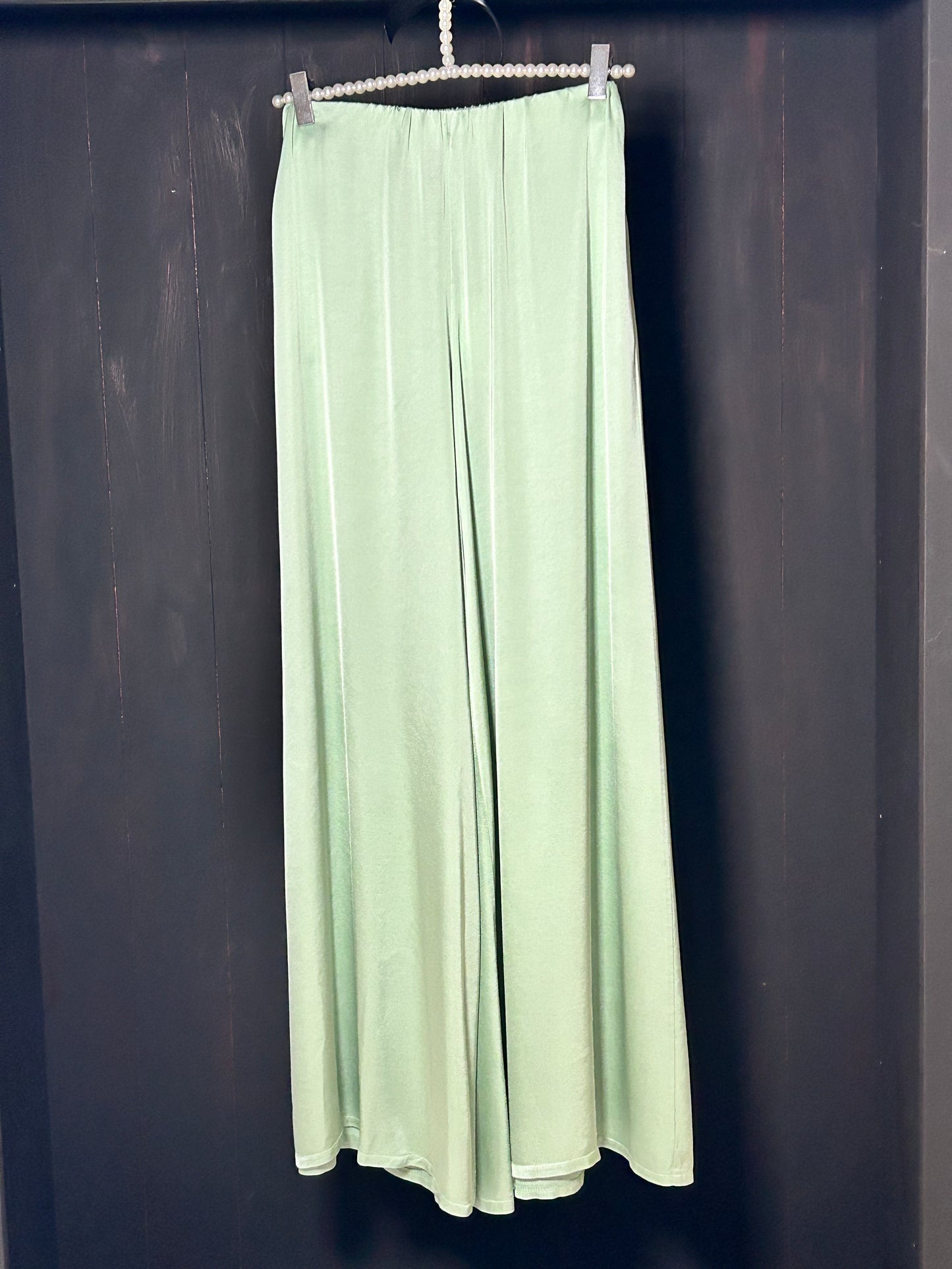 B-yu pantalone