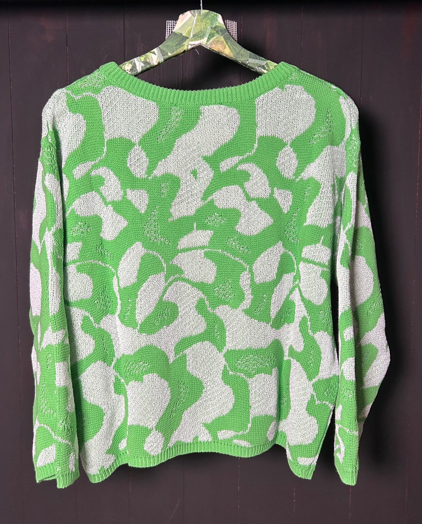 Floor pullover