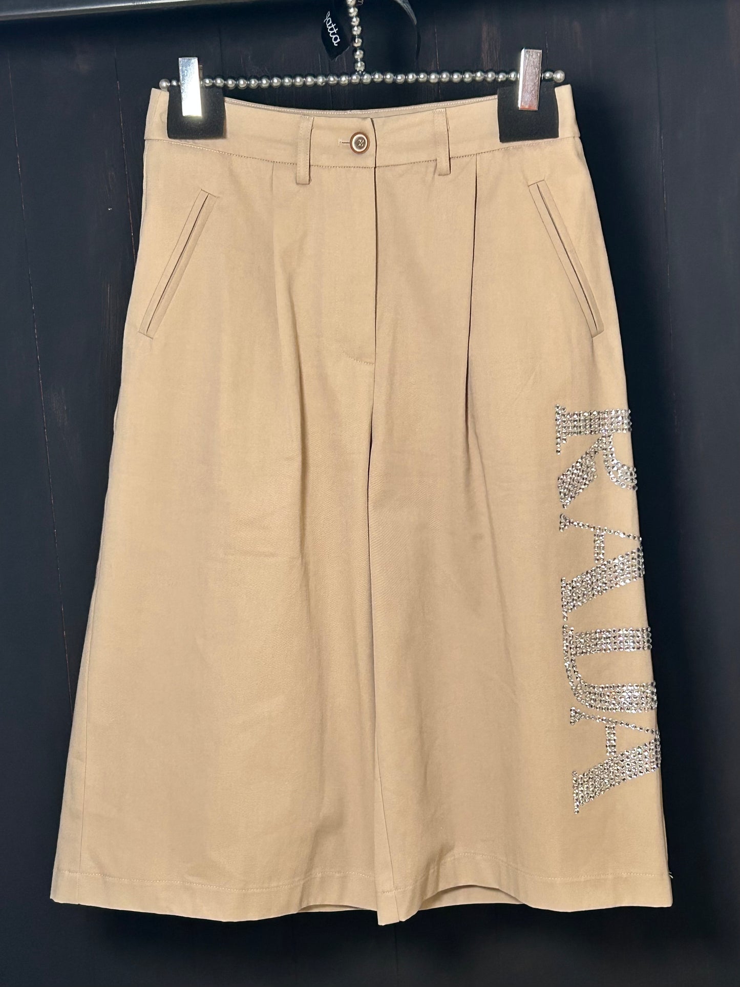 Brand Unique Bermuda